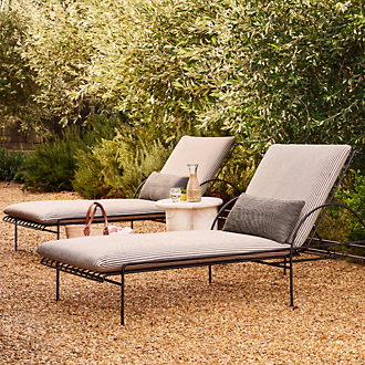 Outdoor Lounge Chairs & Chaises
