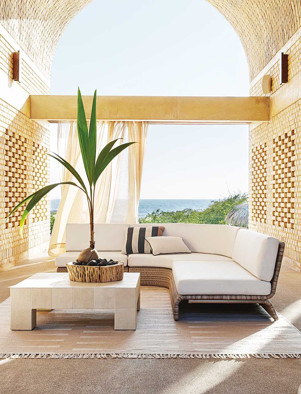 Modern Outdoor Patio Furniture & Decor Lighting, Rugs, Planters & More