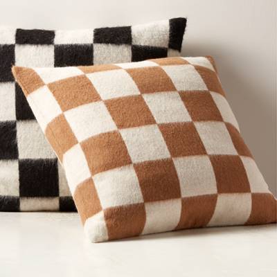 Pillows & Throws