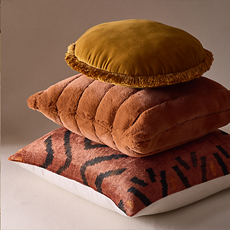 Pillows & Throws