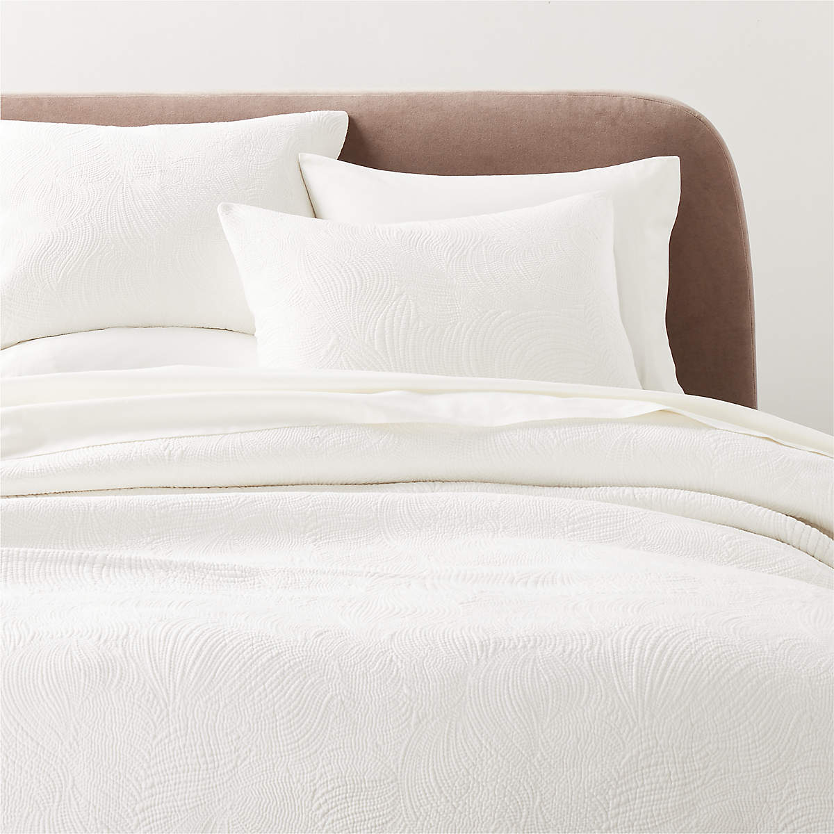 Alcina Organic Cotton Warm White King Quilt CB2