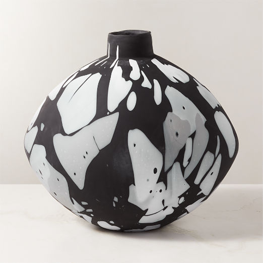 Aleksi Matte Black Patterned Glass Vase