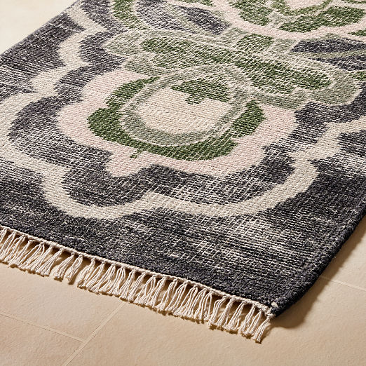 Allure Hand-Knotted Green Floral Wool Runner Rug 2.5'x8'