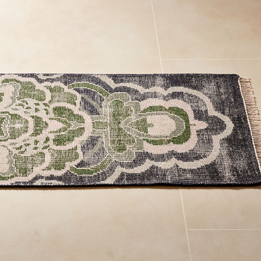 Allure Hand-Knotted Green Floral Wool Runner Rug 2.5'x8'