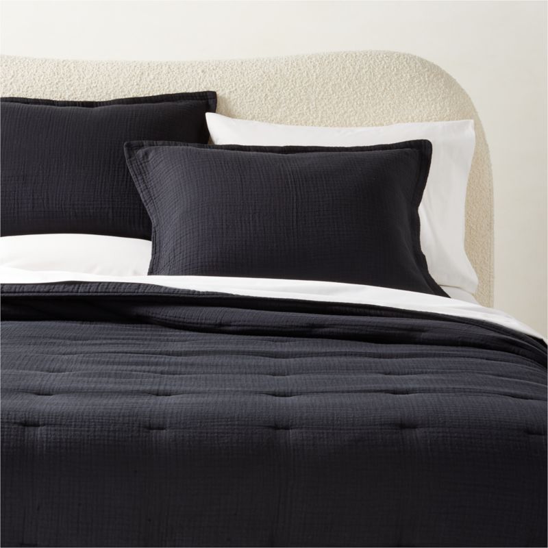 Alto Organic Cotton Black Full/Queen Quilt + Reviews | CB2