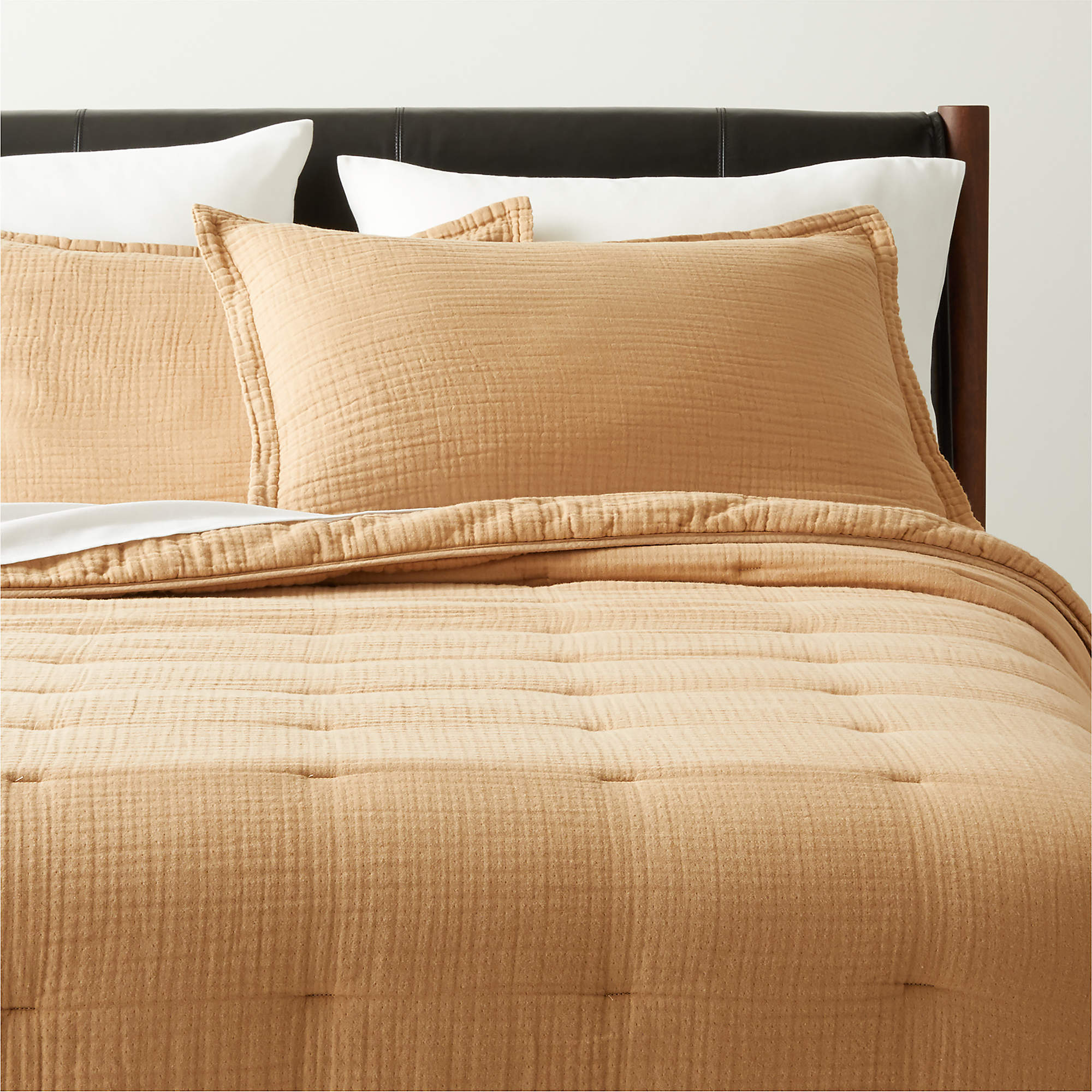 Alto Modern King Camel Organic CottonQuilt + Reviews CB2