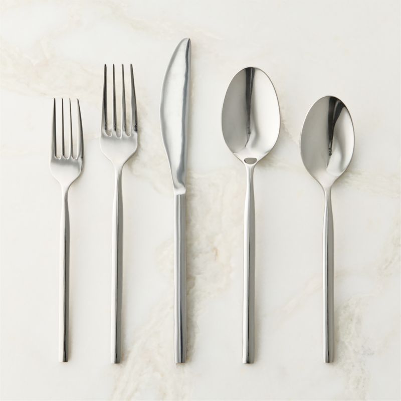 View Amos 20-Piece Polished Silver Flatware Set details