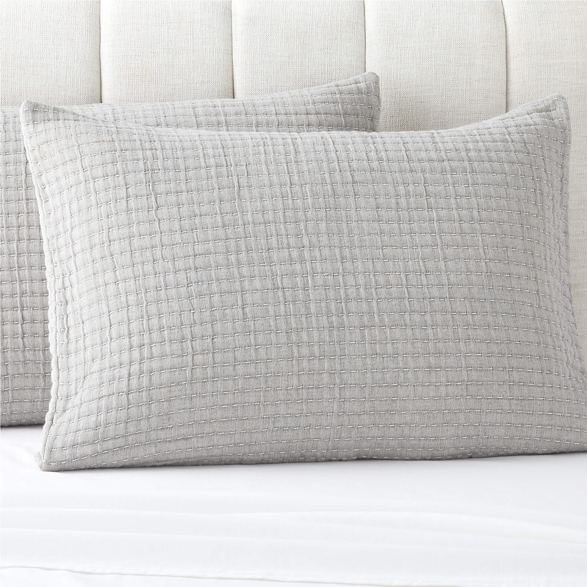 Ansley Grey Cotton Full/Queen Quilt + Reviews CB2 Canada