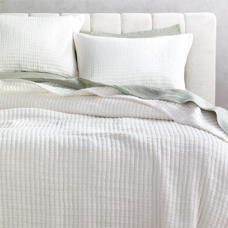 View Ansley Warm White Full/Queen Quilt details