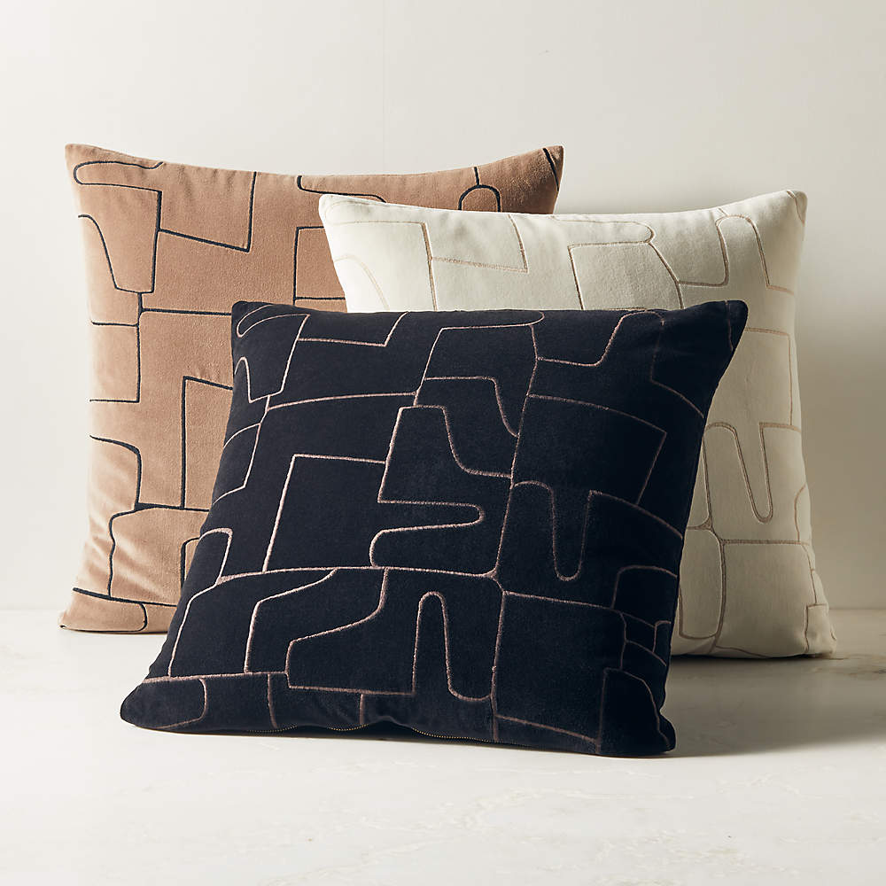 Black velvet throw outlet pillows