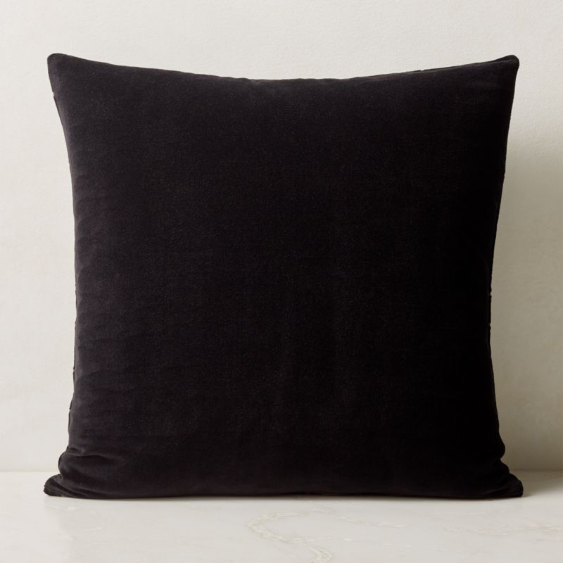 Black velvet pillows best sale