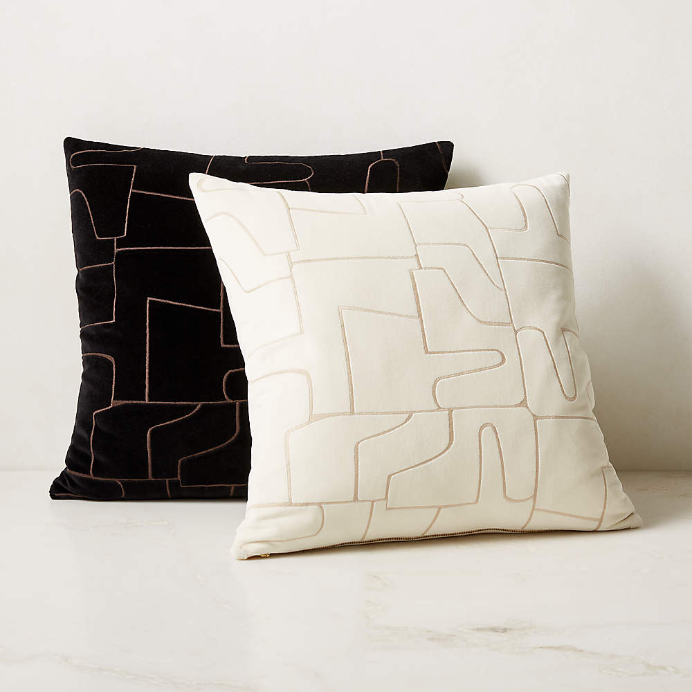 Black velvet best sale throw pillows