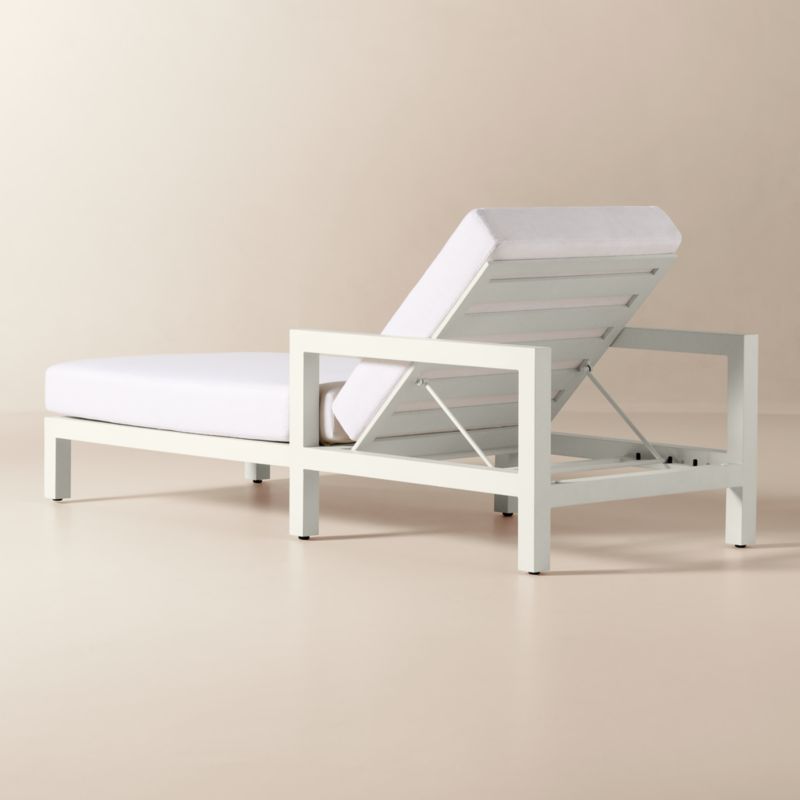 Bay Ivory Aluminum Outdoor Sun Lounger with Ivory Cushions - image 5 of 8
