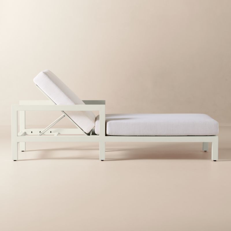 Bay Ivory Aluminum Outdoor Sun Lounger with Ivory Cushions - image 3 of 8