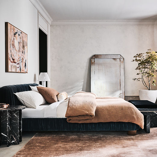 Cantar Blue Velvet Upholstered Bed