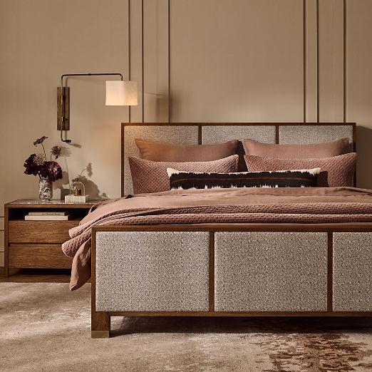 Glenn Oak Upholstered Queen Bed