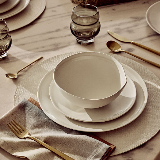 Hyacinth 4-Piece White Dinnerware Set with Bowl with Reactive Glaze