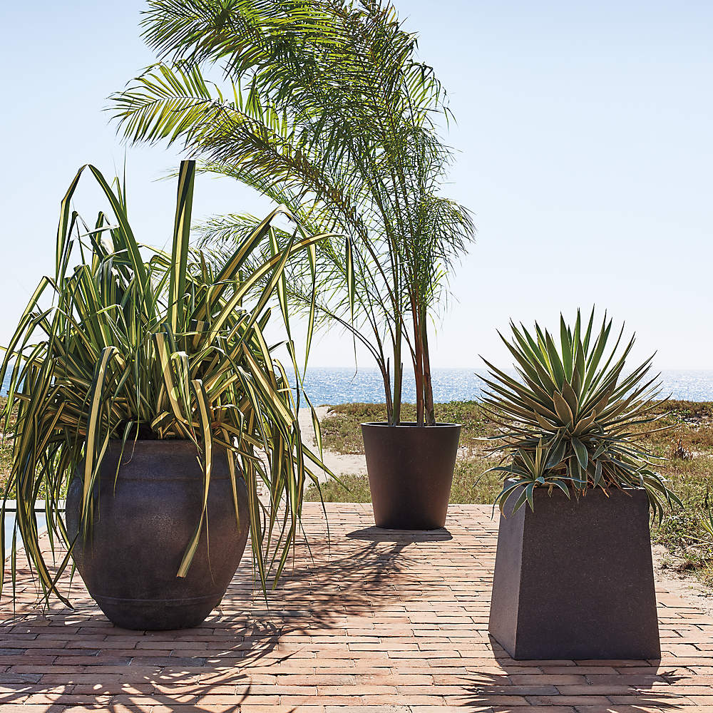 Shore Polyterrazzo Black Indoor/Outdoor Modern Stone Planters