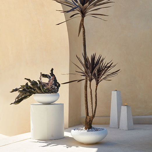 Boka White Indoor/Outdoor Concrete Planter