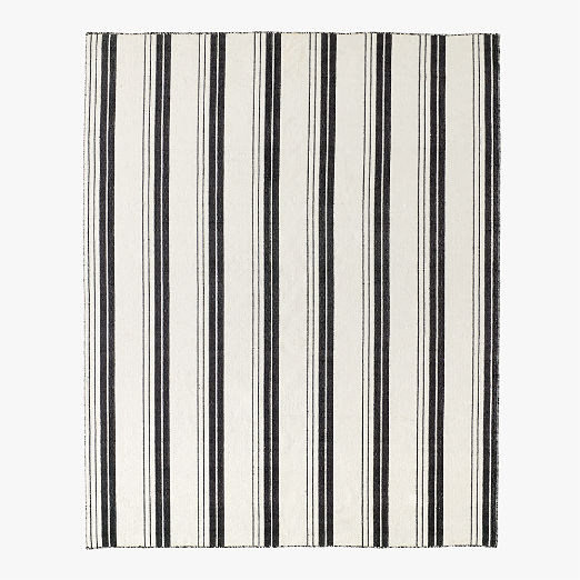 Calyx Black and White Reversible Indoor/Outdoor Performance Area Rug 6'x9'