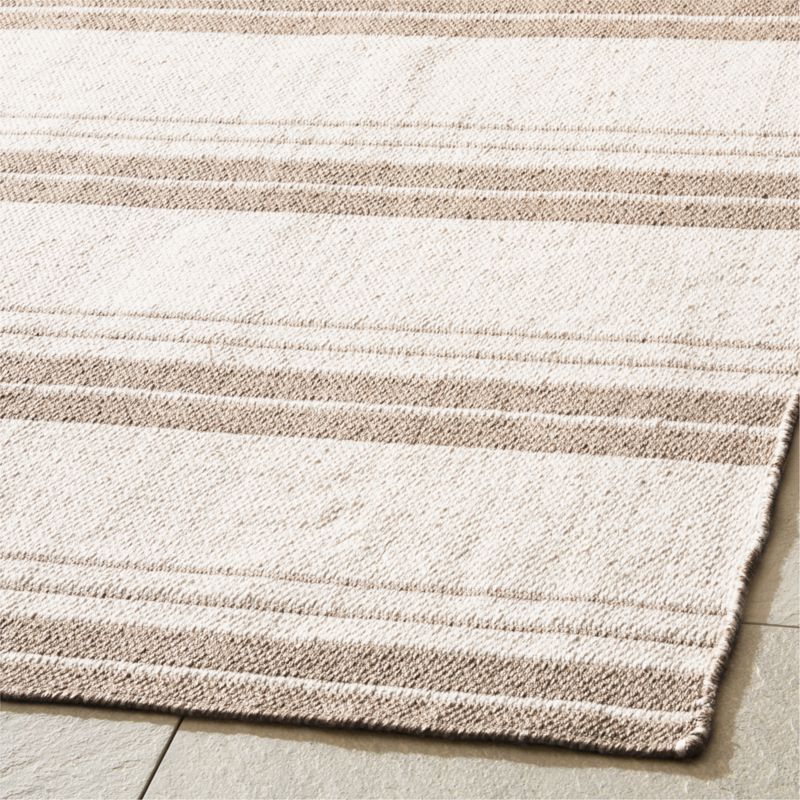 Calyx Sand and White Reversible Indoor/Outdoor Performance Rug Swatch 12"x12" - image 2 of 4