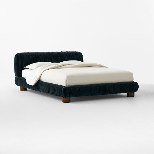 Cantar Blue Velvet Upholstered Queen Bed