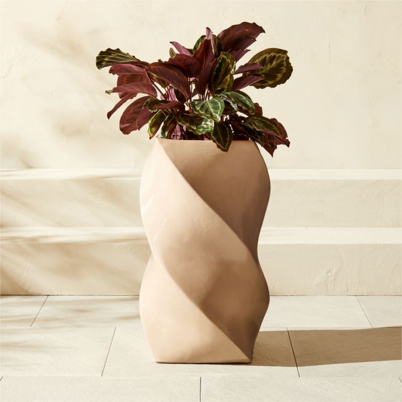 View Cascata Twisted Light Brown Glazed Ceramic Indoor/Outdoor Planter Large details