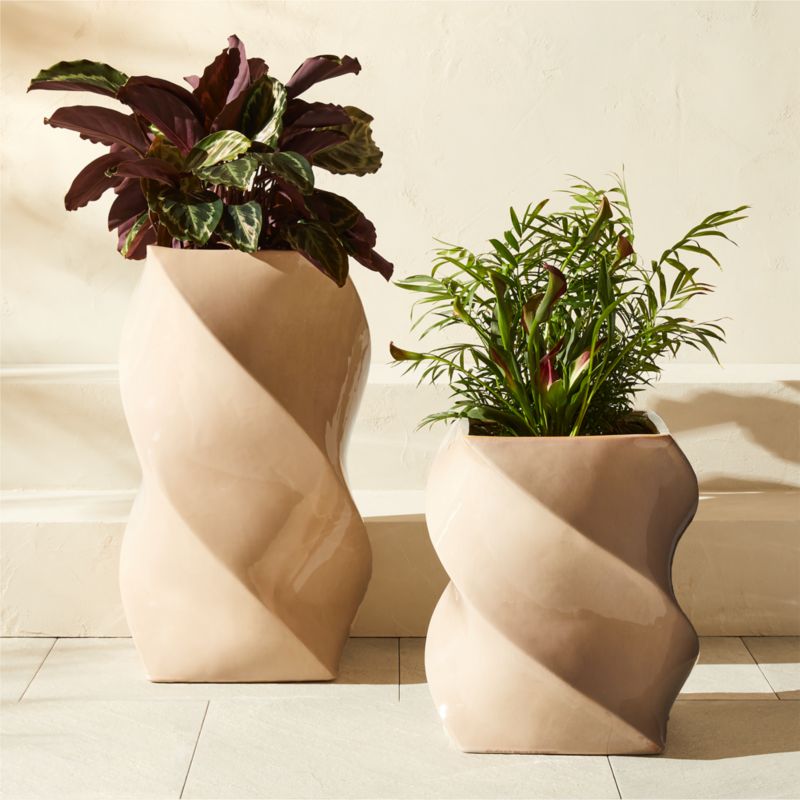 Cascata Twisted Light Brown Glazed Ceramic Indoor/Outdoor Planter Small - image 2 of 7