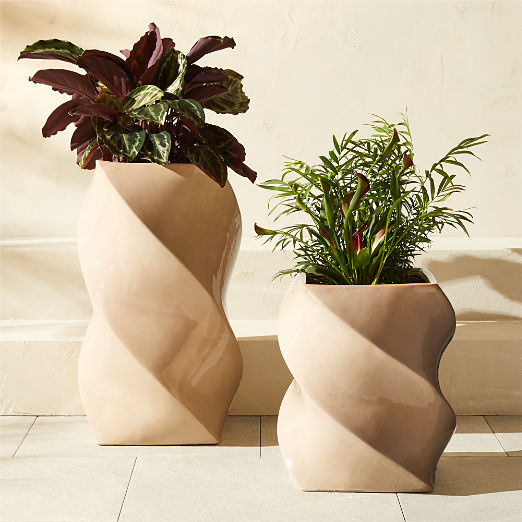 Cascata Twisted Light Brown Glazed Ceramic Indoor/Outdoor Planters