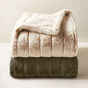 Modern Throw Blankets: Fur Throws, Knit Throw Blankets, Wool