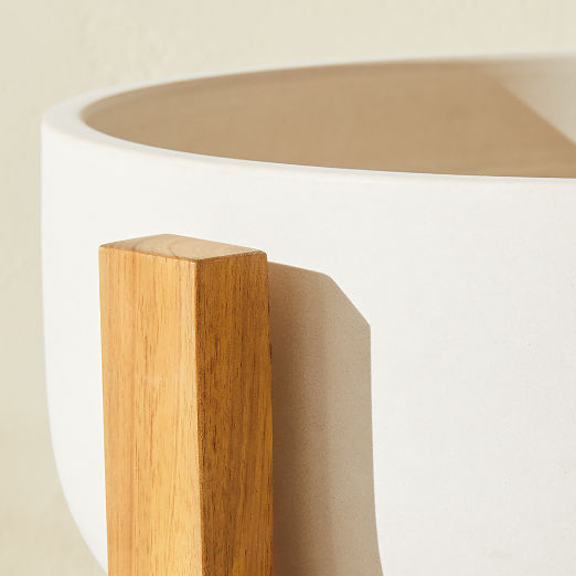 Cheva White Ceramic Indoor/Outdoor Planter with Teak Stand 18.25"x22.5"