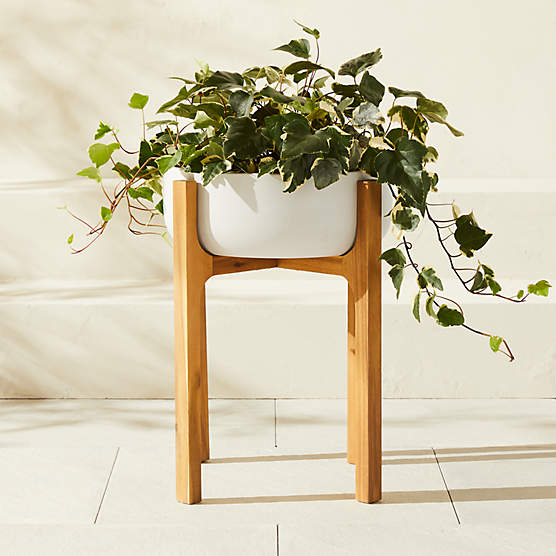 Cheva White Ceramic Indoor/Outdoor Planter with Teak Stand 18.25"x22.5"