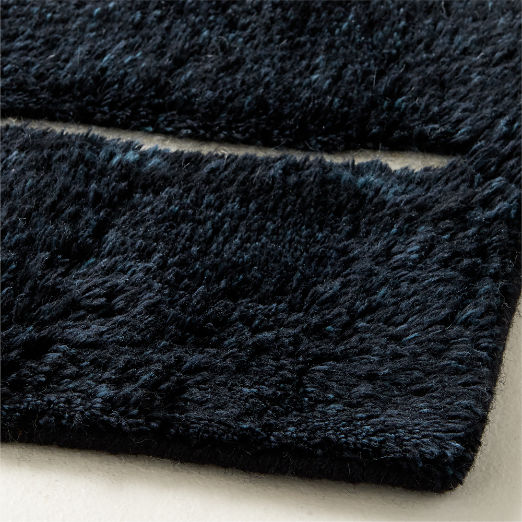 Copley Hand-Knotted Black with Warm White New Zealand Wool Area Rug 8'x10'