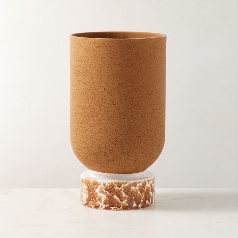 View Descanso Light Brown Indoor Planter details