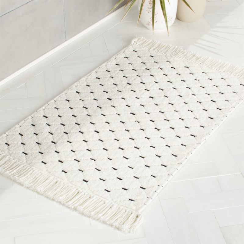 white bath mat