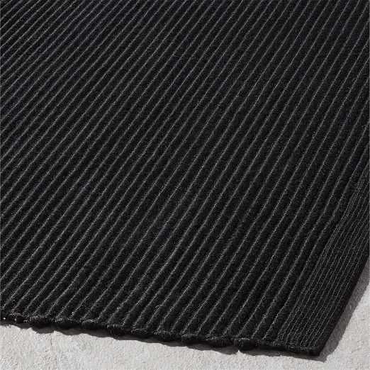 Diver Handwoven Ribbed Black Indoor/Outdoor Performance Area Rug