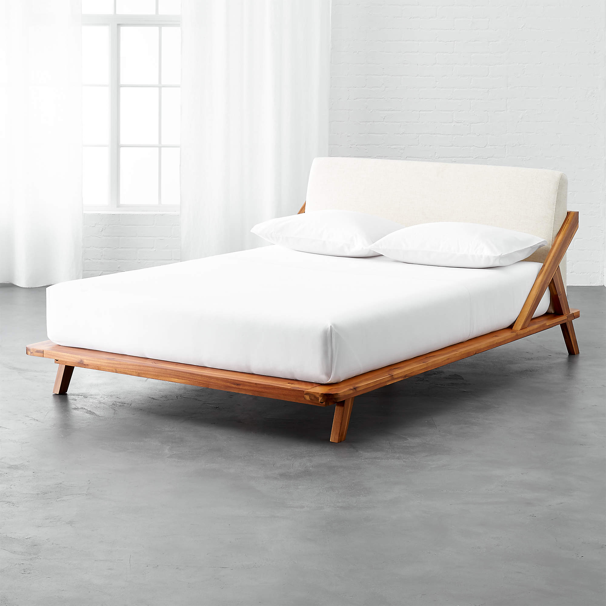 drommen wooden bed CB2