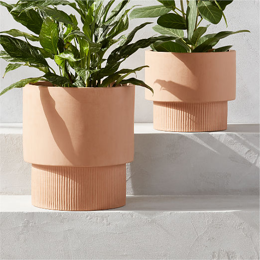Modern Outdoor Planters, Planter Bowls & Plant Pots for the Patio, Deck