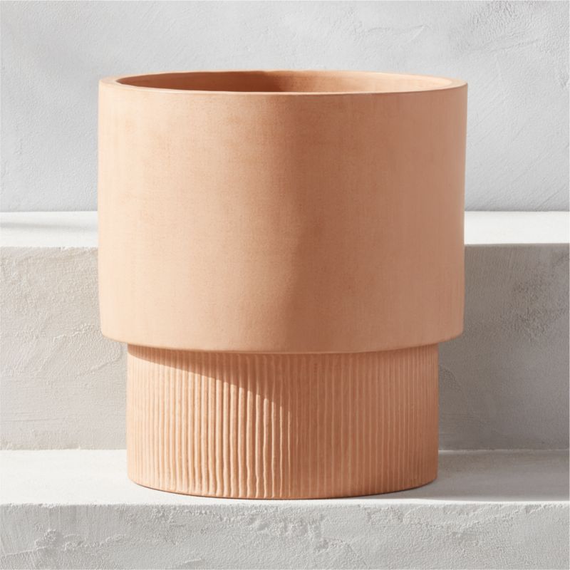 Efrem Modern Terracotta Outdoor Planter Medium + Reviews CB2