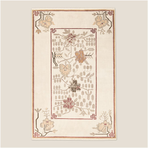 Fiora Hand-Knotted Distressed Warm White New Zealand Wool Area Rug 6'x9'