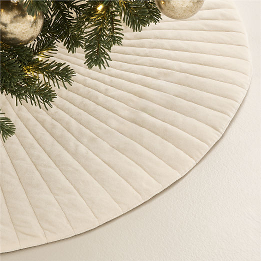 Flake Ivory Velvet Christmas Tree Skirt 48"