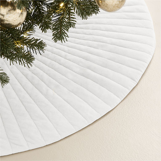 Flake Ivory Velvet Christmas Tree Skirt 48"