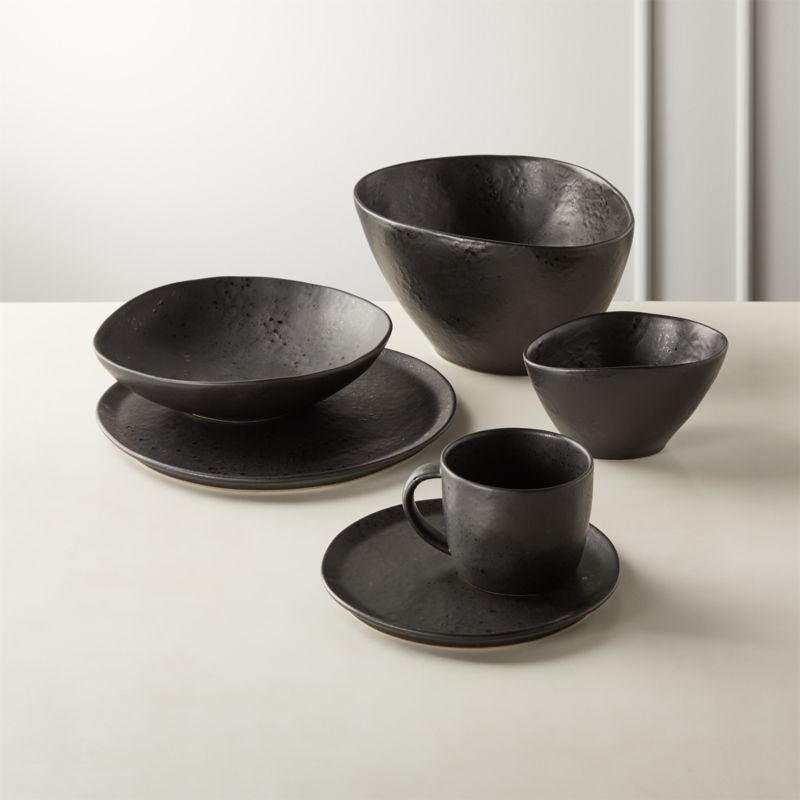 black dinnerware