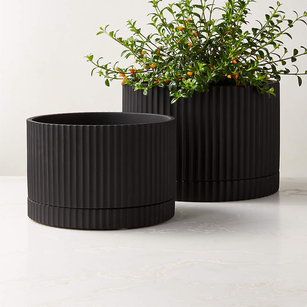 Fold Large Round Black Modern Planter with Tray + Reviews  CB14