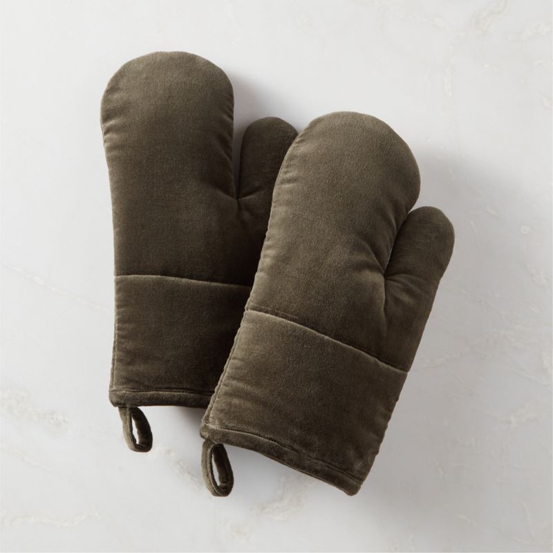View Green Velvet Oven Mitt Set of 2 details