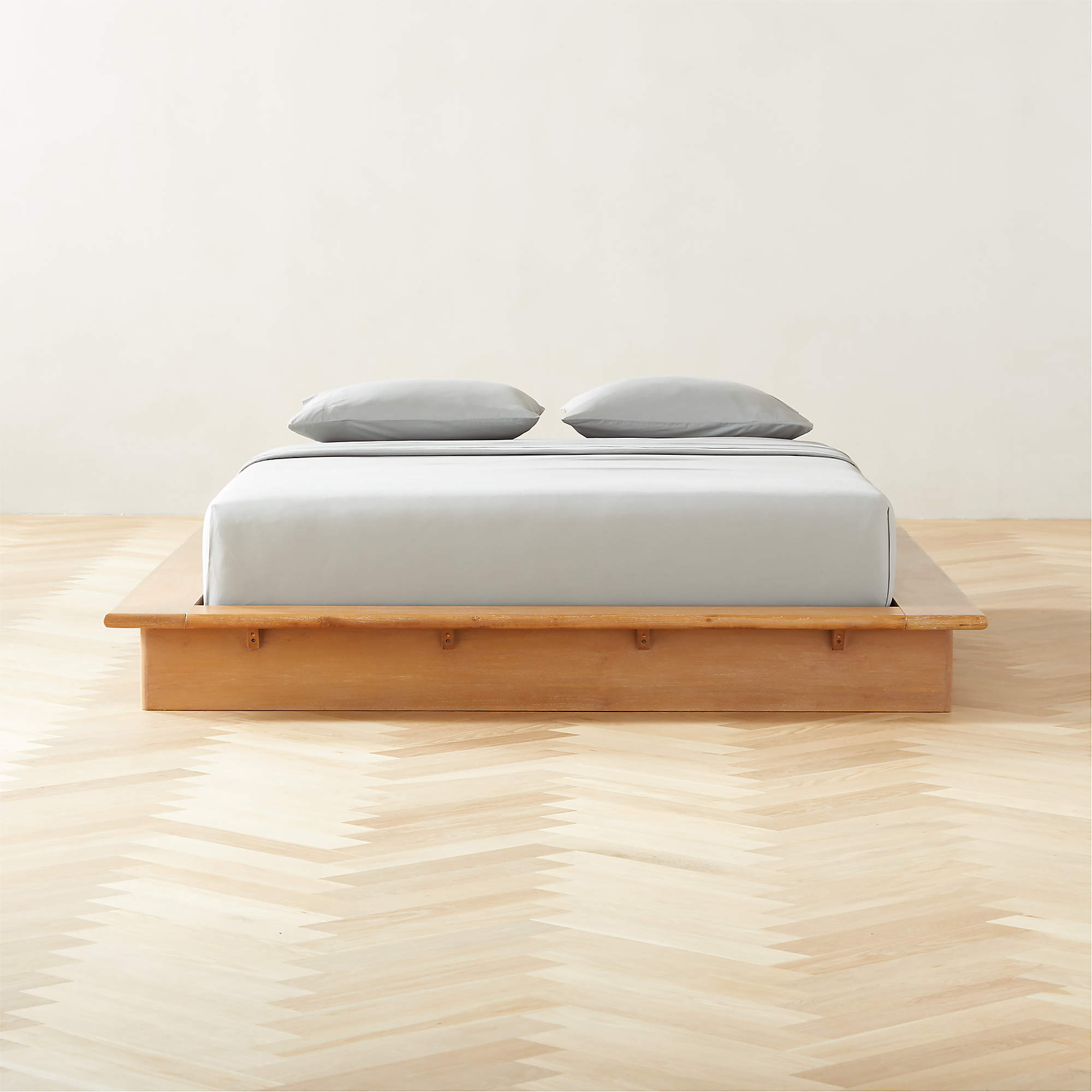 Indio Wood Platform Modern Queen Bed + Reviews | CB2