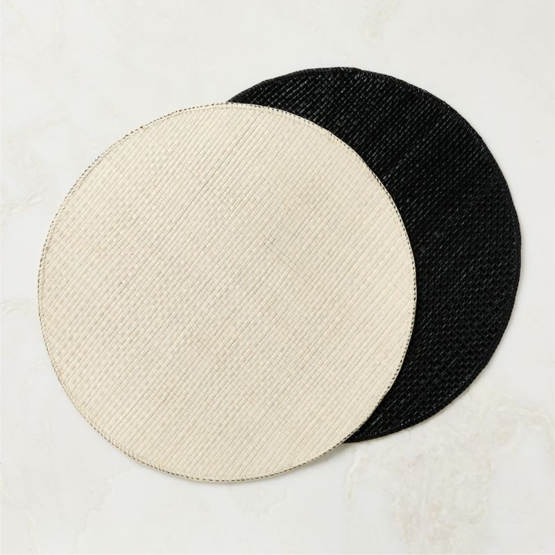 Kanawa Warm White Woven Round Placemat - image 2 of 3