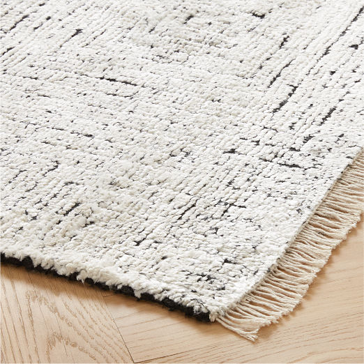 Keen Hand-Knotted White Viscose Area Rug 6'x9'