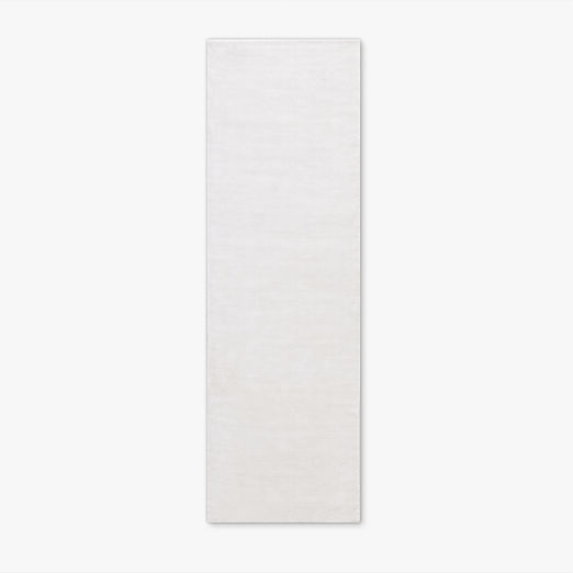 Kole Warm White Solid Performance Nylon Runner Rug 2.5'x8'