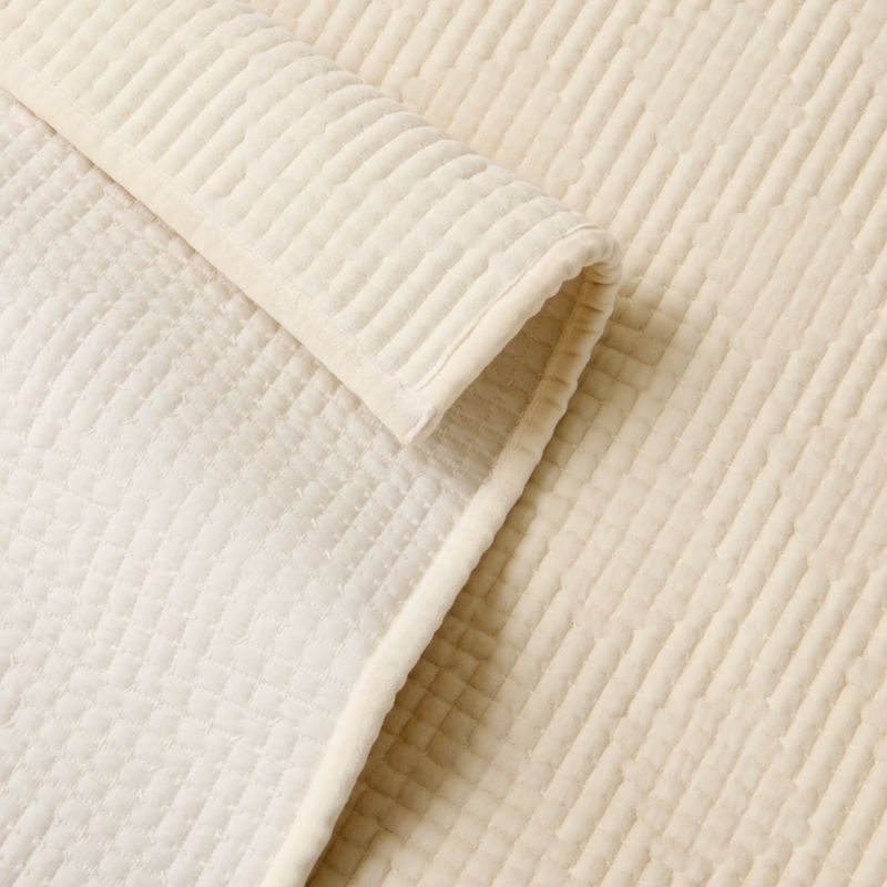 Kolson Warm White Organic Cotton Velvet King Quilt - image 2 of 5